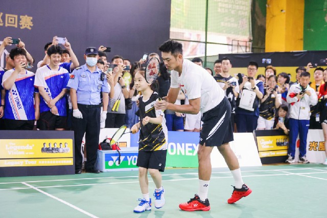 凯文杜兰特花巨资开派对告别队友，酒后吐霜心声.