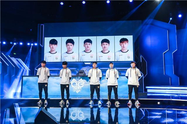 媒体人：张文杰满两年租借期后广州有权将他买断 球队为其制定未来发展规划